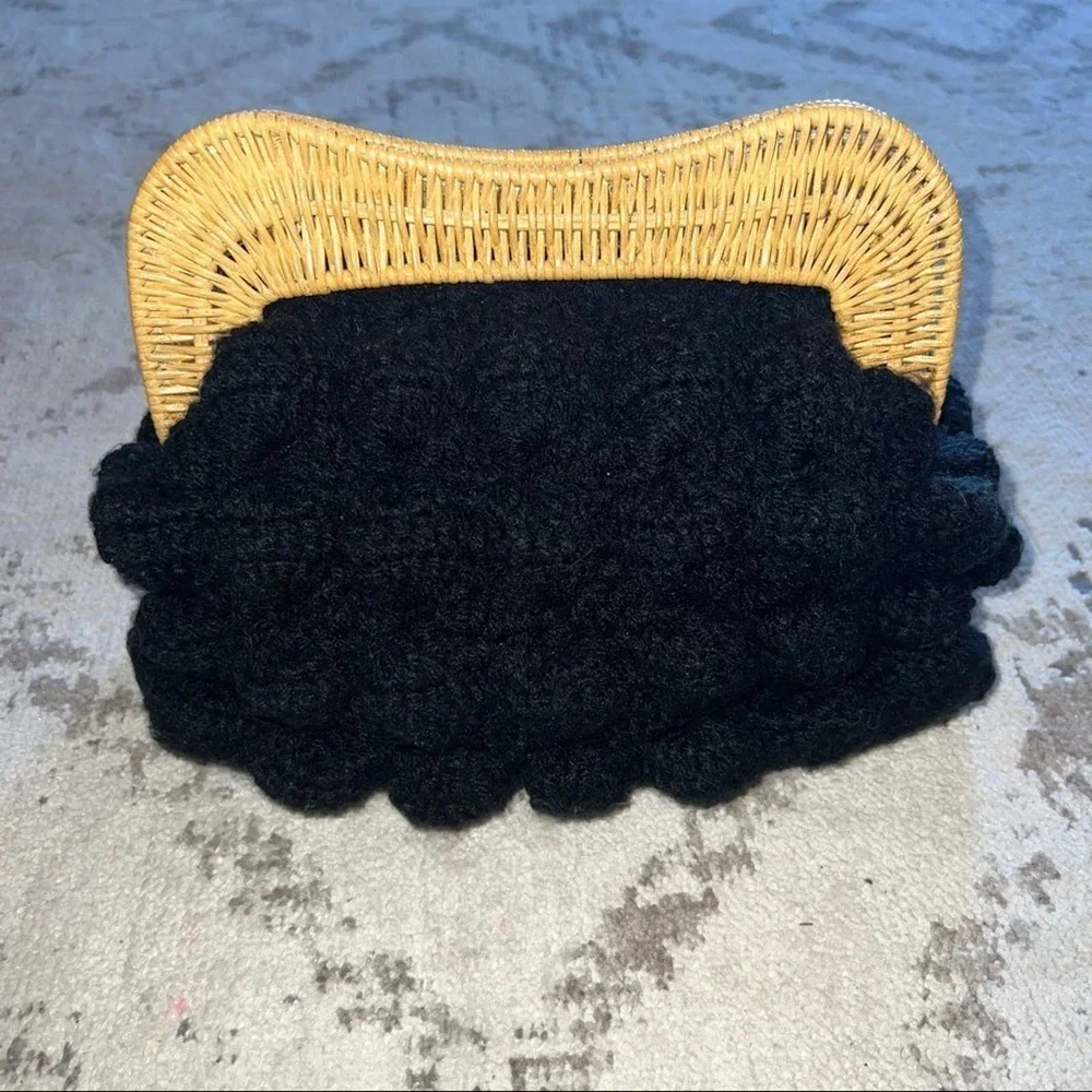 Kayu Rafia and Wicker Purse w/ Long Chain Magnetic Closure - Picture 1 of 4